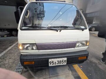 리프트와 오토장치로 작업 효율 UP! **뉴 라보 롱카고 디럭스** 중고트럭 매매 안내